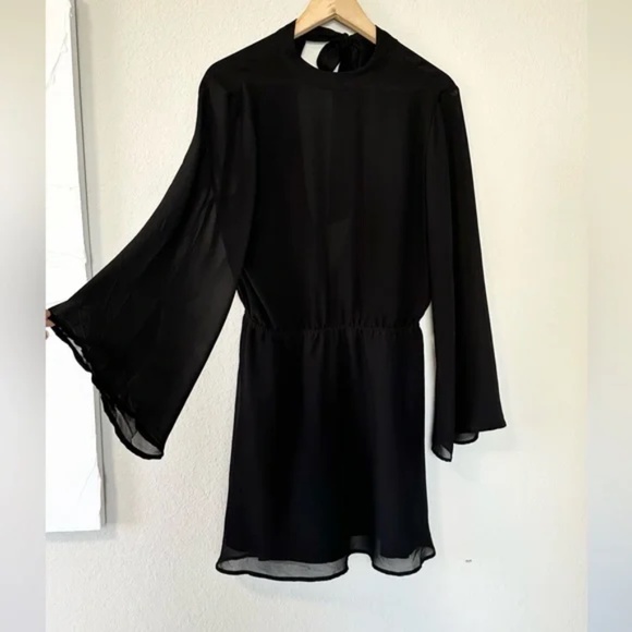 Cupcakes and Cashmere Zurie Bell Sleeve Black Dress - Picture 5 of 14